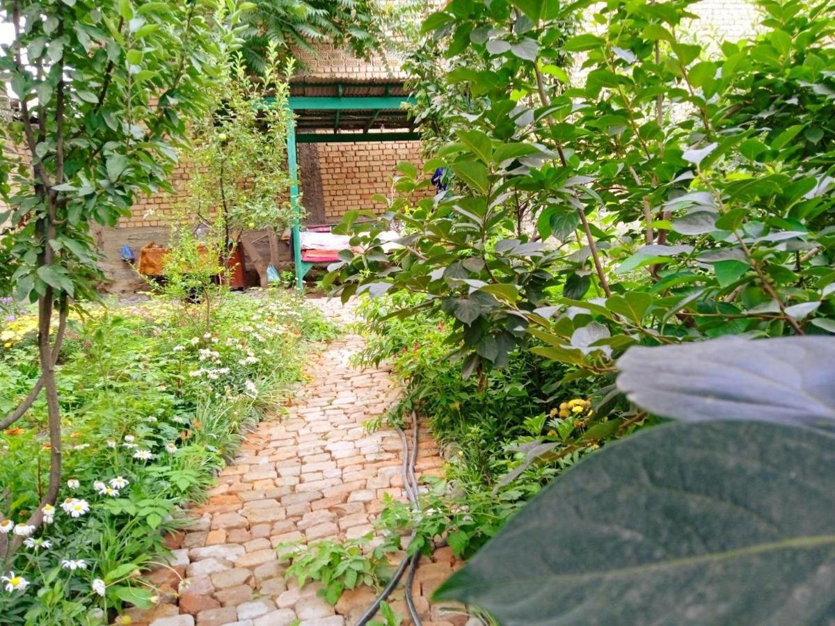 Be My Guest Hotel Osh Ngoại thất bức ảnh