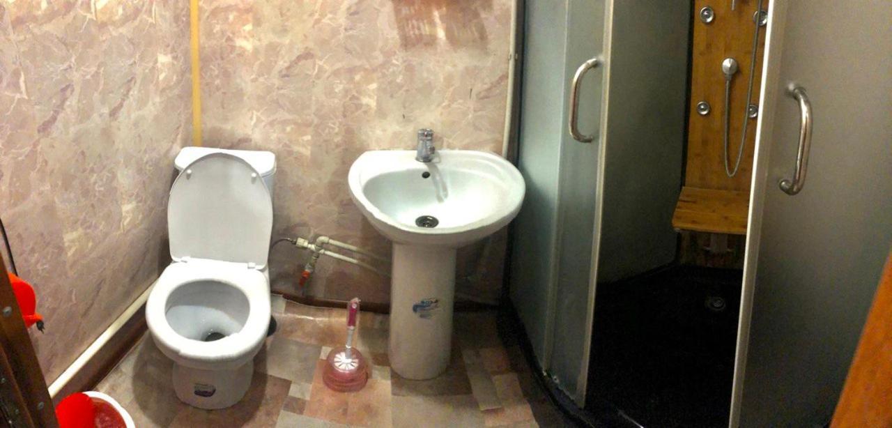 Be My Guest Hotel Osh Ngoại thất bức ảnh