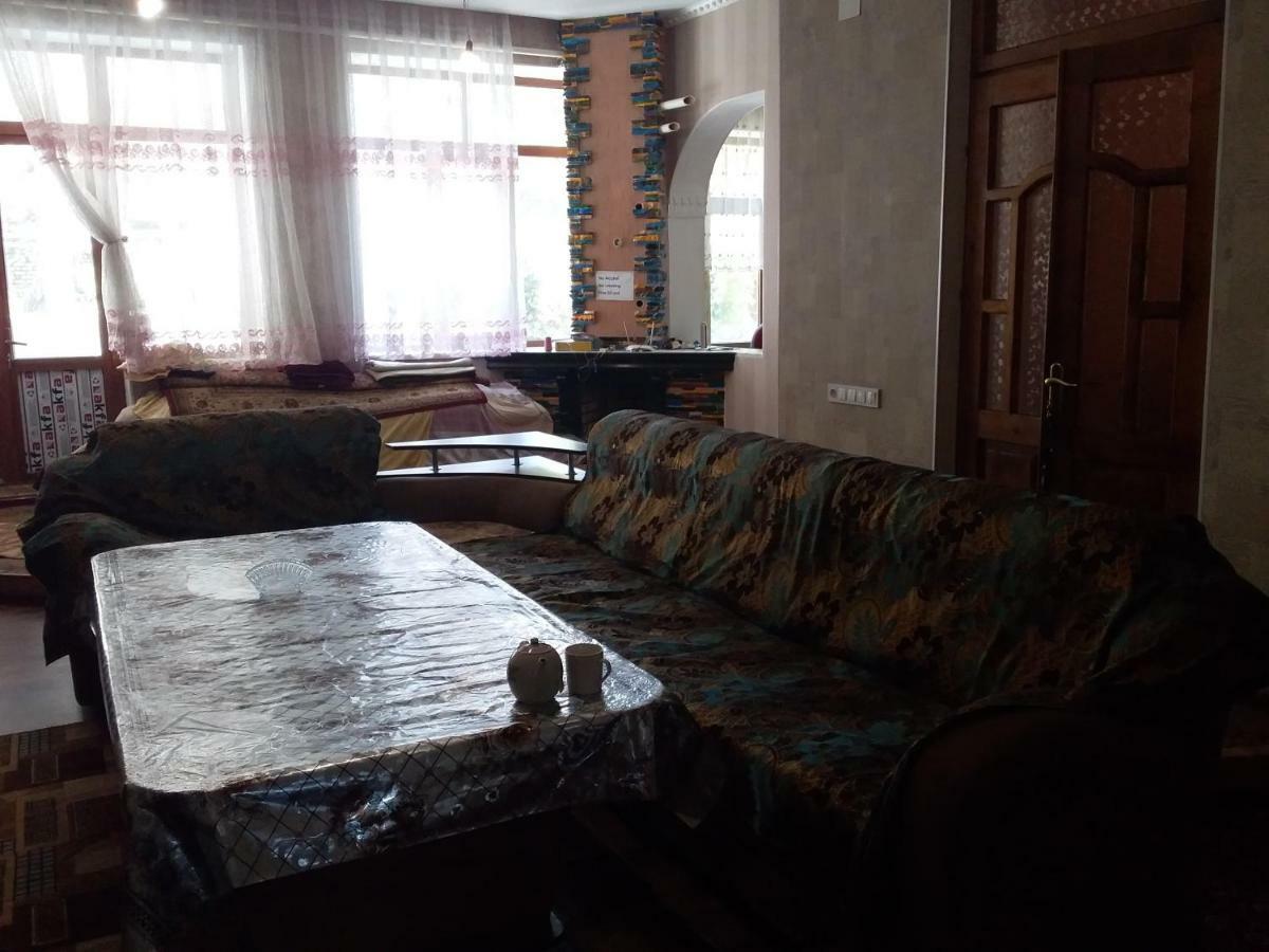 Be My Guest Hotel Osh Ngoại thất bức ảnh